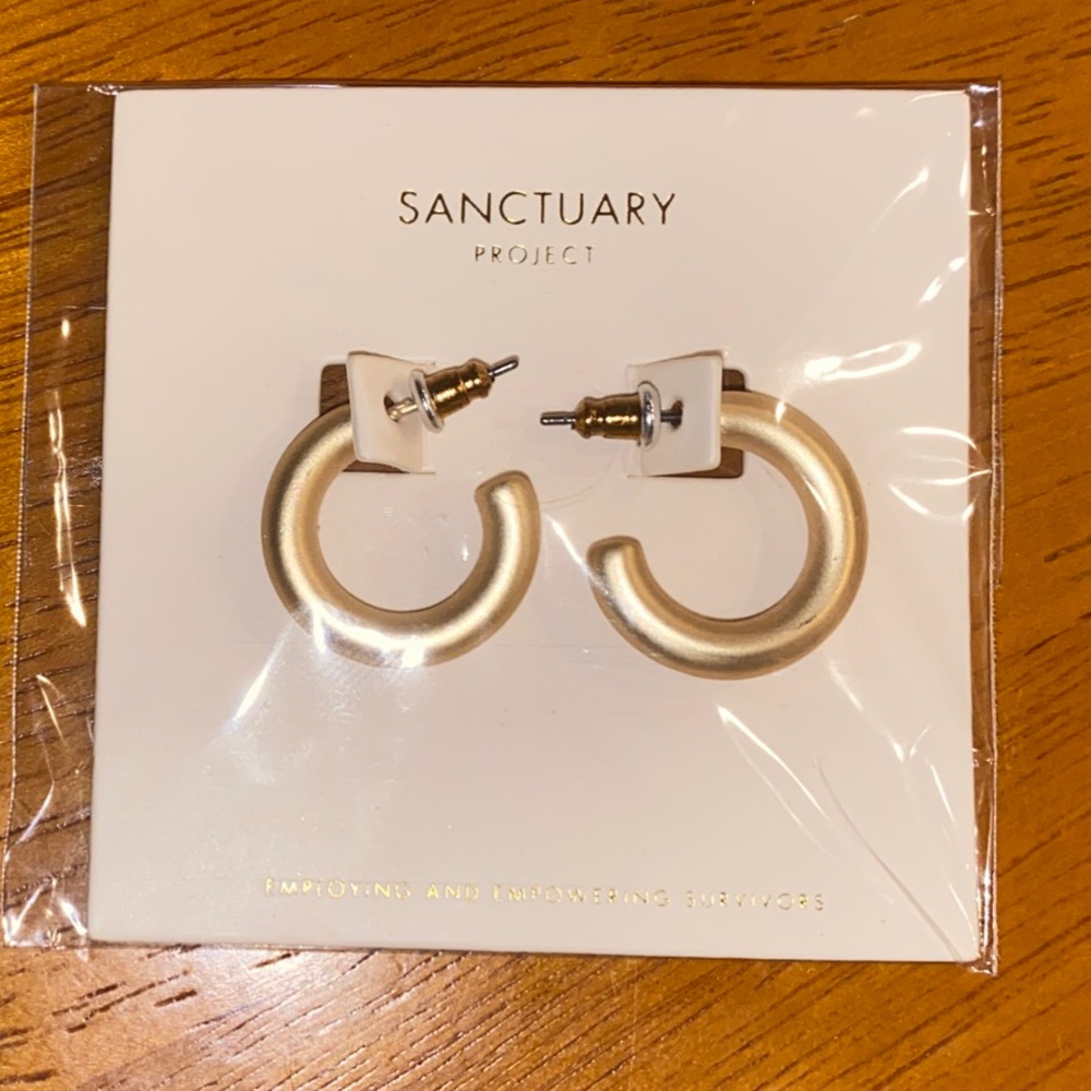 NWT Sanctuary Project Matte Gold Hoop Earrings — New in Packaging